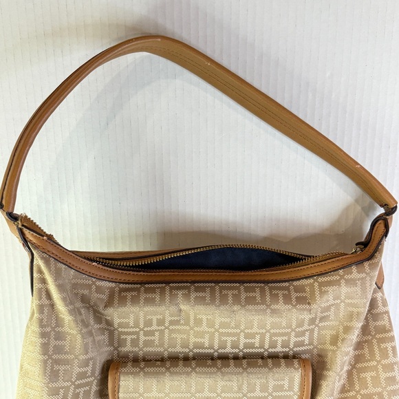 Tommy Hilfiger Navy & Logo Print Shoulder Bag – Red Zip Accent & Faux Leather - Picture 3 of 16